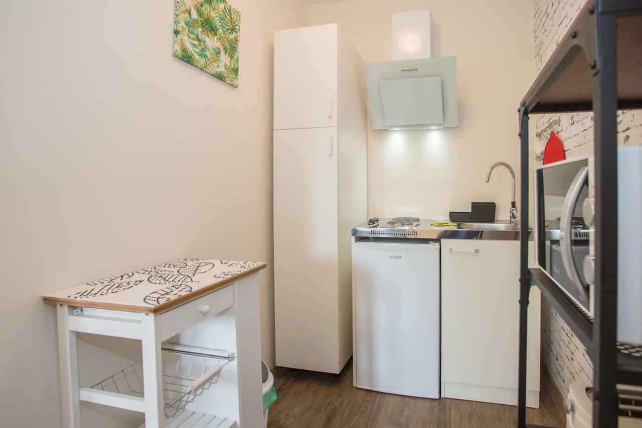 פורץ Caprice Studio Apartment מראה חיצוני תמונה