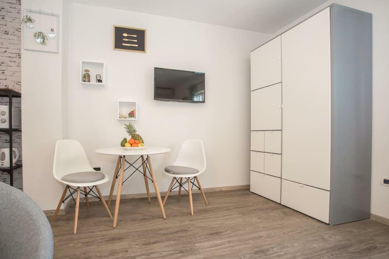 פורץ Caprice Studio Apartment מראה חיצוני תמונה